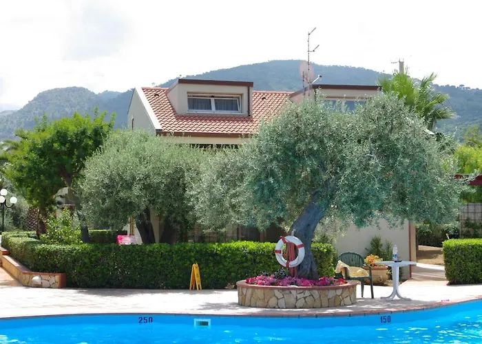 Fontana Barone Lägenhet Cefalù